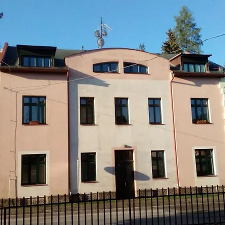 Apartman V Podkrovi Police nad Metuji Exterior photo