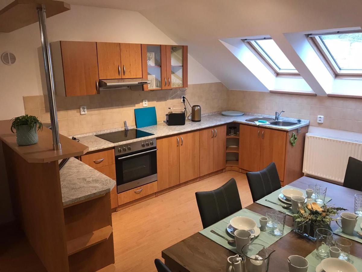 Apartament V Podkrovi *
