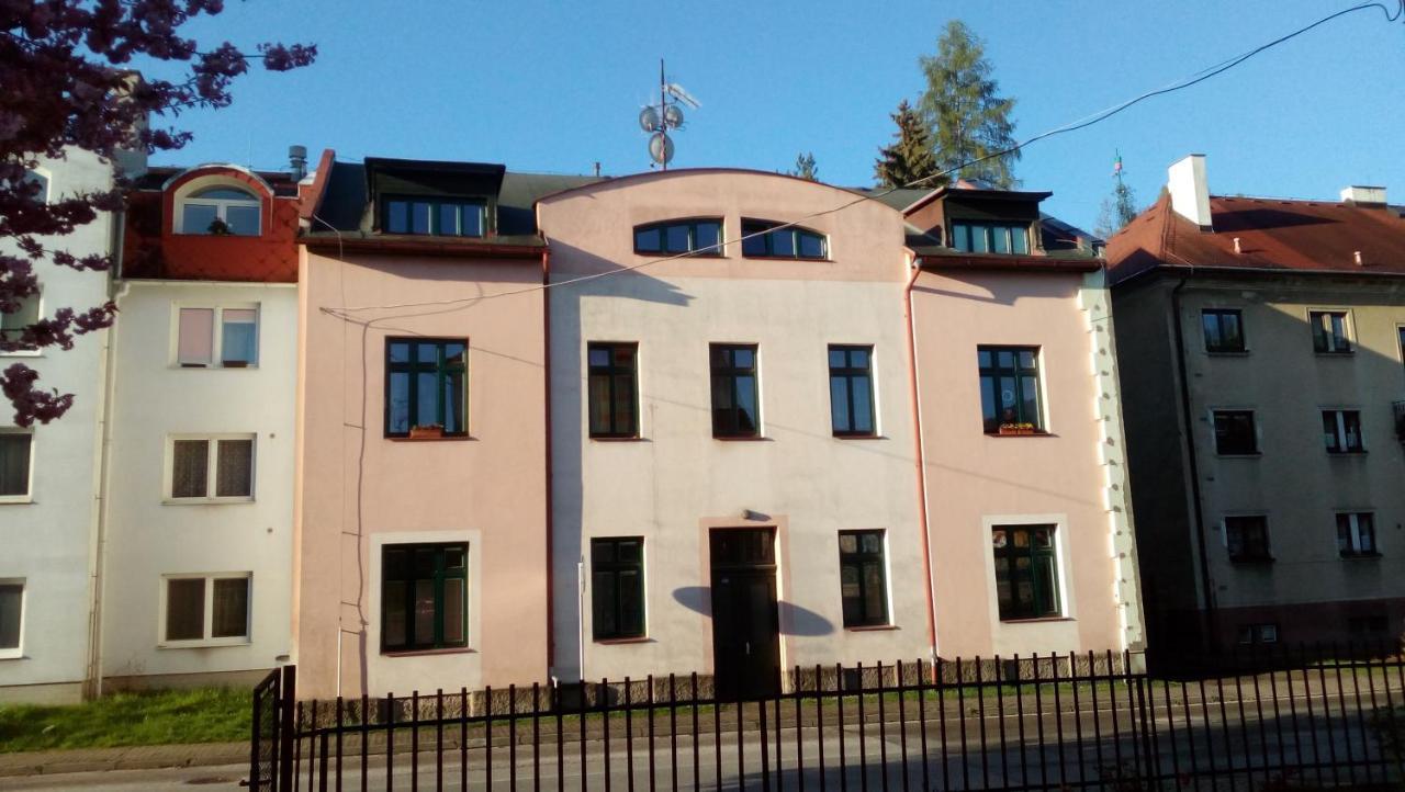 V Podkrovi *